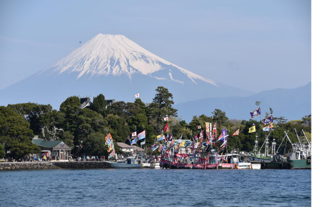 沼津市内大瀬崎から臨む富士山 